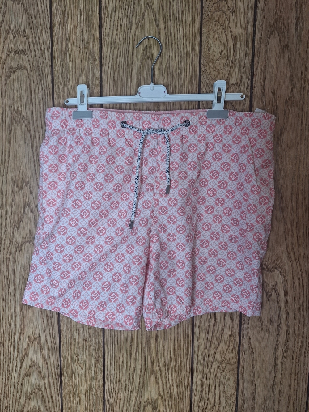 Islandhaze Pink and White Geometric Swim Trunks Size Medium